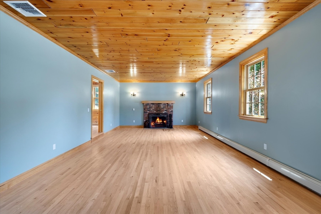 220 Mattapoisett Road Rochester, MA 02770 - Photo 11 of 40
