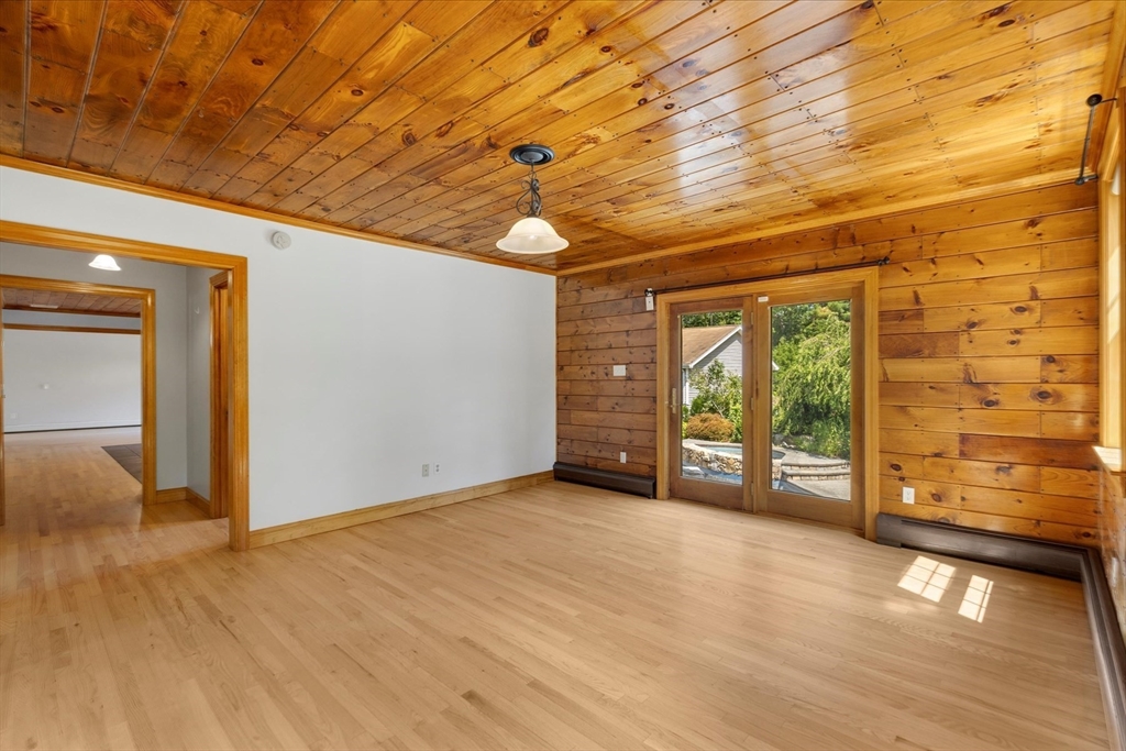220 Mattapoisett Road Rochester, MA 02770 - Photo 12 of 40