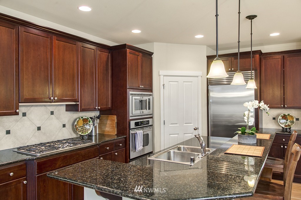 16009 36th Avenue Southeast Bothell, WA 98012 - Photo 5 of 24 Gallery Image 5