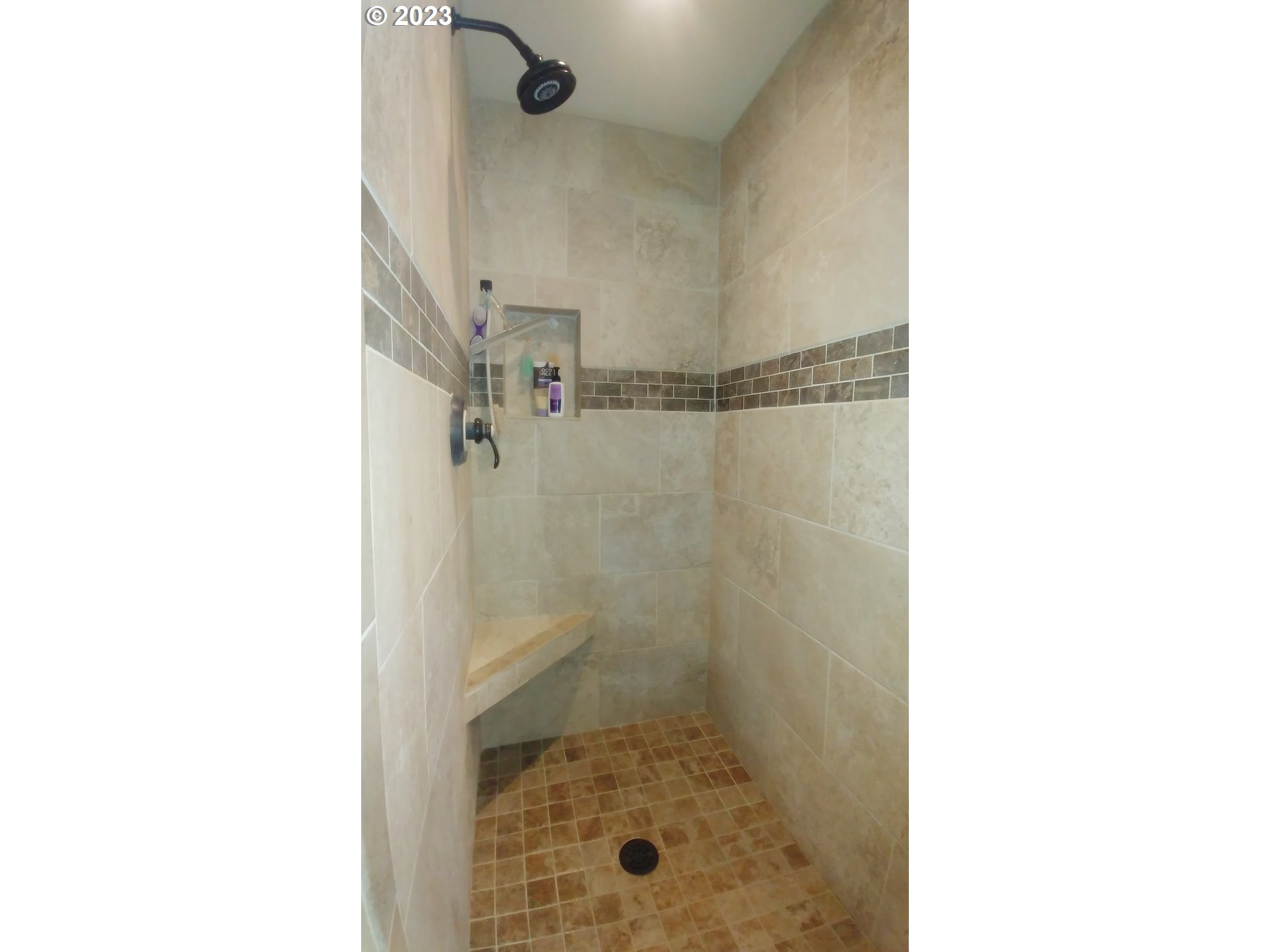 700 North Russell Street Joseph, OR 97846 - Photo 25 of 34 a bathroom with a shower