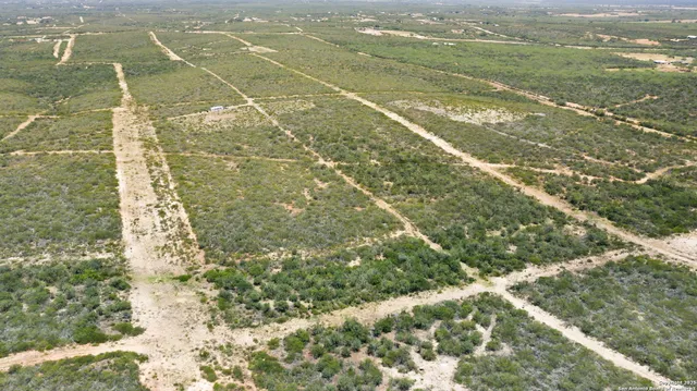 $220,000 | Tract 34 Cr1515, Moore, TX 78057