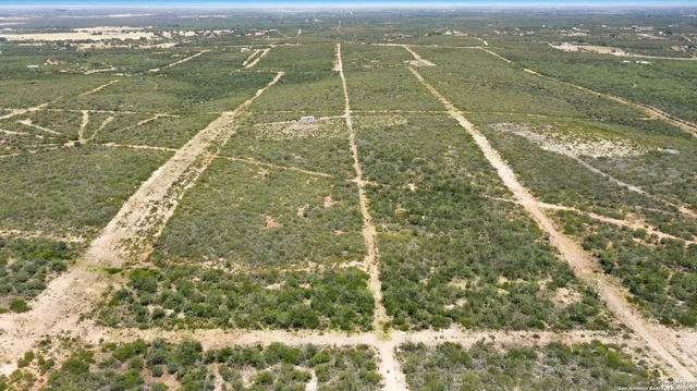 $220,000 | Tract 34 Cr1515, Moore, TX 78057