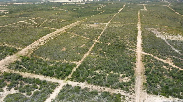 $220,000 | Tract 34 Cr1515, Moore, TX 78057