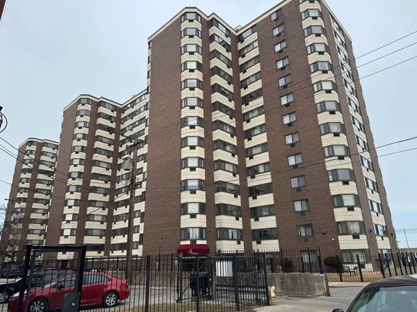 $1,200 | 7337 South South Shore Drive, Unit 1221, Chicago, IL 60649