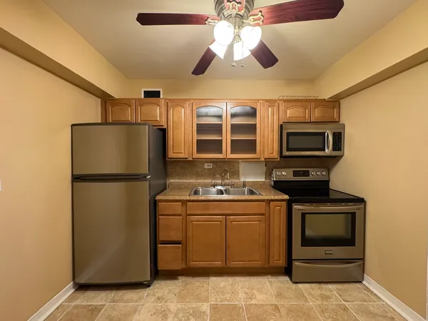 $1,200 | 7337 South South Shore Drive, Unit 1221, Chicago, IL 60649