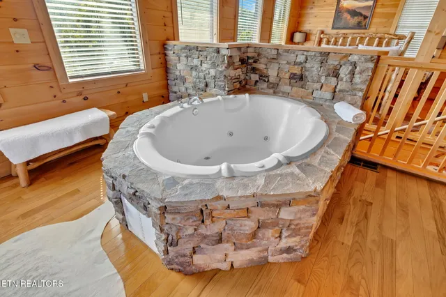 $535,000 | 3301 Kestrel Way, Pigeon Forge, TN 37862