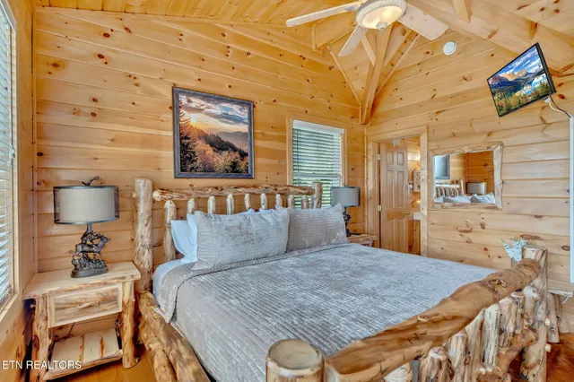 $535,000 | 3301 Kestrel Way, Pigeon Forge, TN 37862