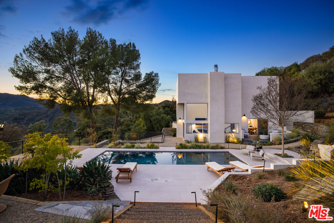 20711 Hillside Drive Topanga, CA 90290 - Photo 39 of 41 a view of a city