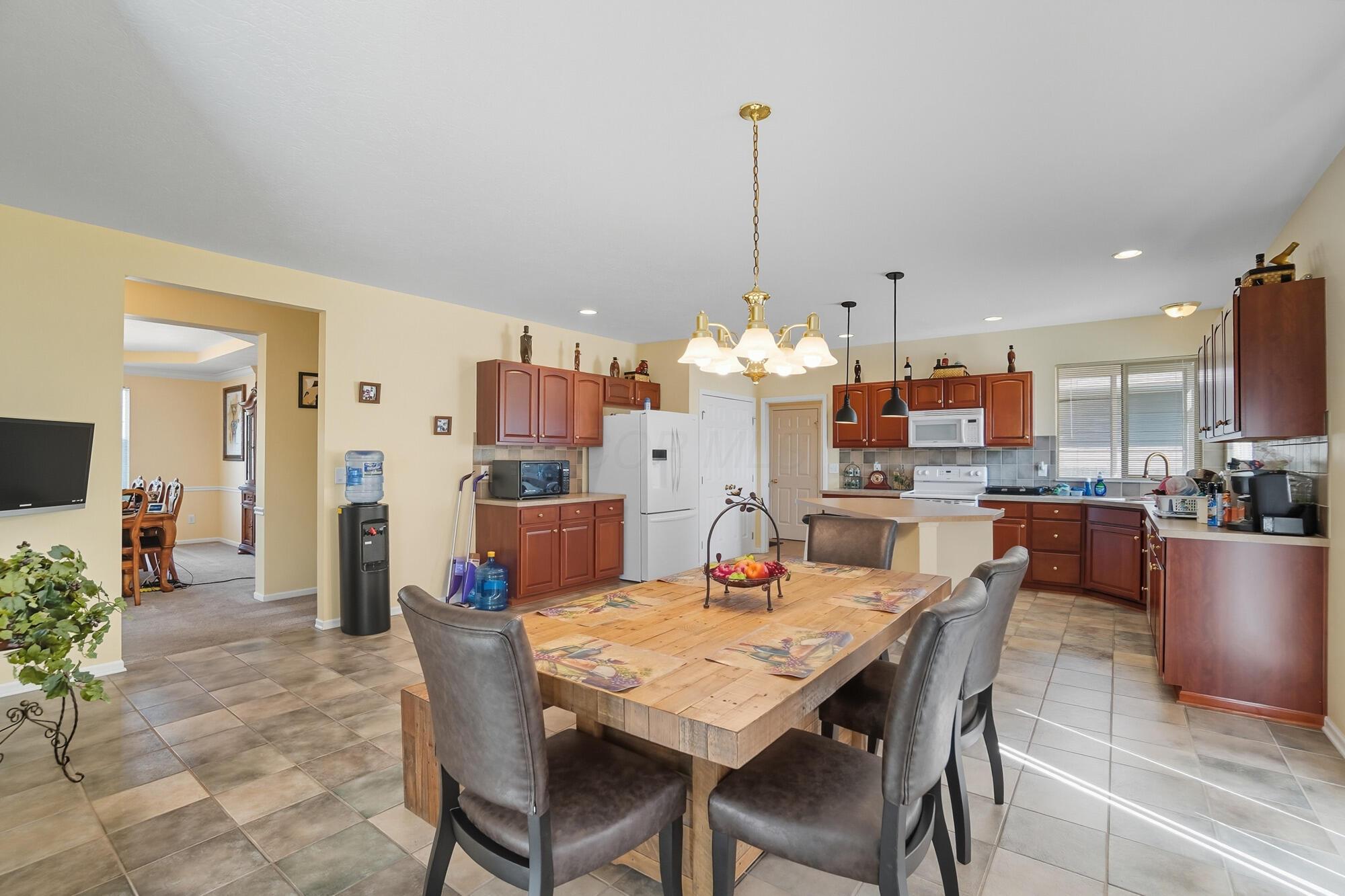 2471 Mock Road Columbus, OH 43219 - Photo 15 of 69 018