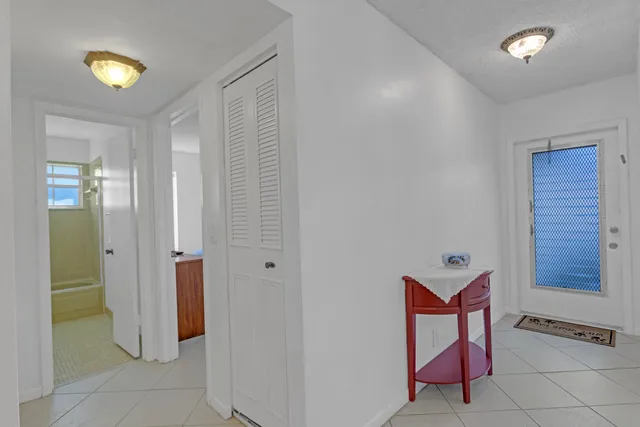 $2,500 | 857 Worcester B Ln Lake, Unit B, Lake Worth, FL 33467