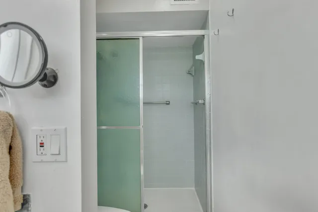 $2,500 | 857 Worcester B Ln Lake, Unit B, Lake Worth, FL 33467