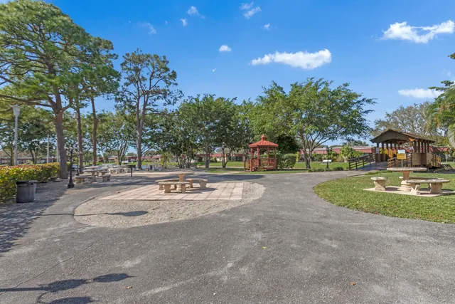 $2,500 | 857 Worcester B Ln Lake, Unit B, Lake Worth, FL 33467
