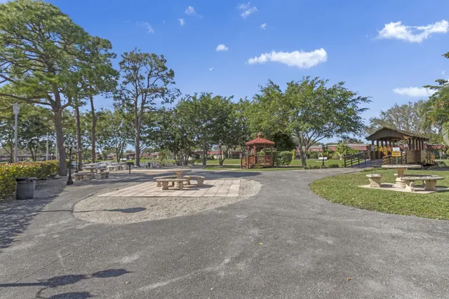 $2,500 | 857 Worcester B Ln Lake, Unit B, Lake Worth, FL 33467