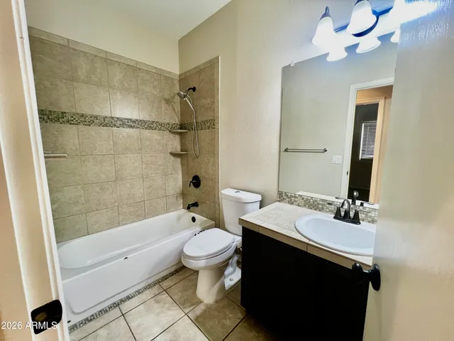 $2,800 | 1227 South Kendra Street, Gilbert, AZ 85296