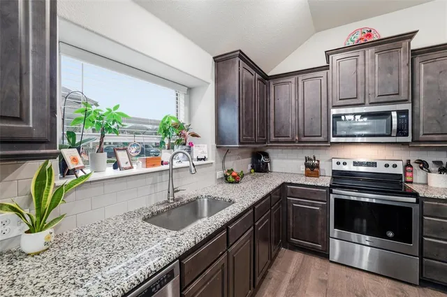 $355,000 | 231 Old Settler's Trail, Waxahachie, TX 75167