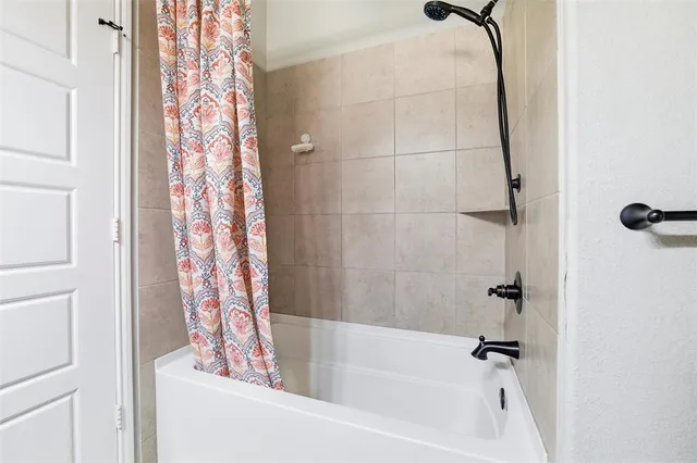 $355,000 | 231 Old Settler's Trail, Waxahachie, TX 75167