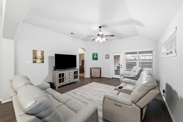 $355,000 | 231 Old Settler's Trail, Waxahachie, TX 75167