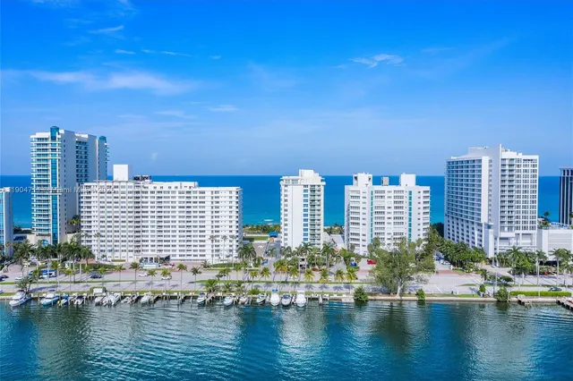 $529,000 | 5001 Collins Avenue, Unit 11F, Miami Beach, FL 33140