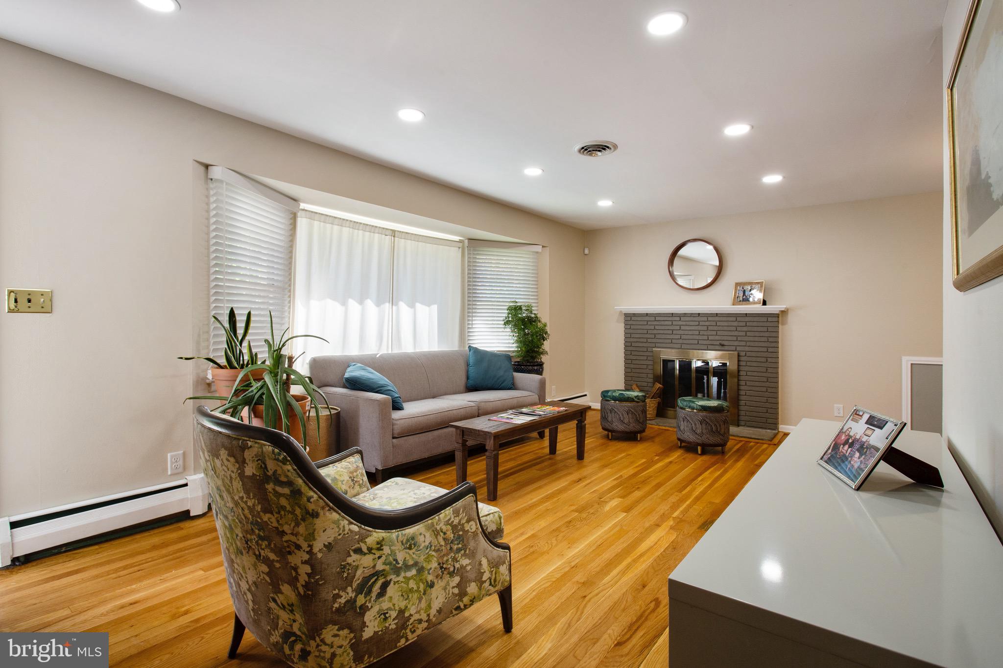 602 Squires Road Towson, MD 21286 - Photo 3 of 39