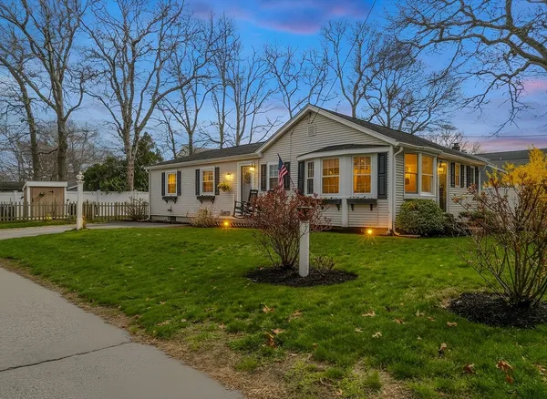 $1,399,000 | 25 Clover Lane, Mashpee, MA 02649