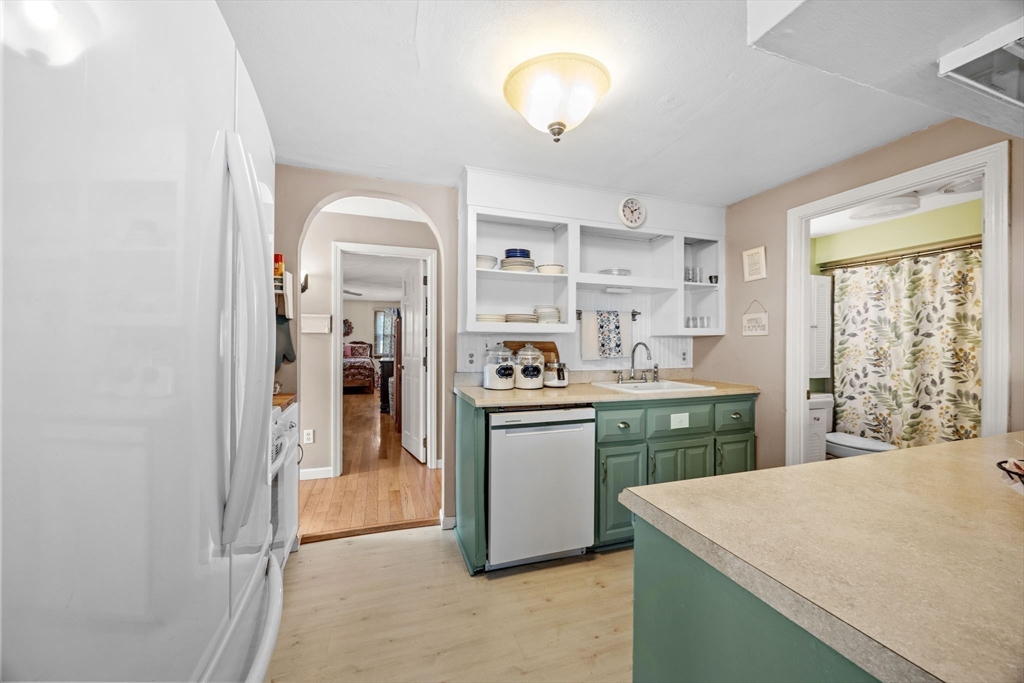 25 Clover Lane Mashpee, MA 02649 - Photo 11 of 37