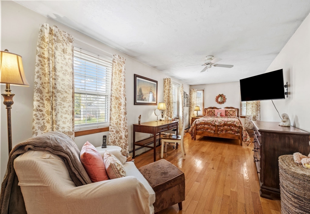 25 Clover Lane Mashpee, MA 02649 - Photo 18 of 37