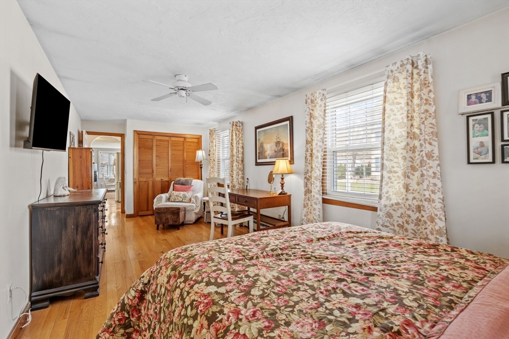 25 Clover Lane Mashpee, MA 02649 - Photo 19 of 37