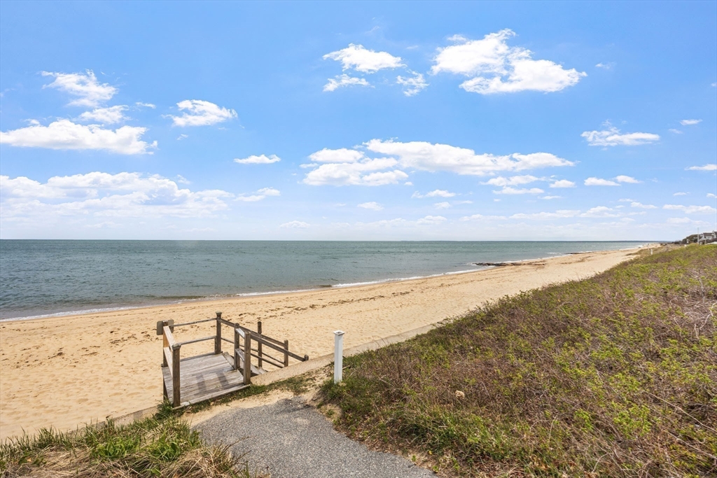 25 Clover Lane Mashpee, MA 02649 - Photo 2 of 37