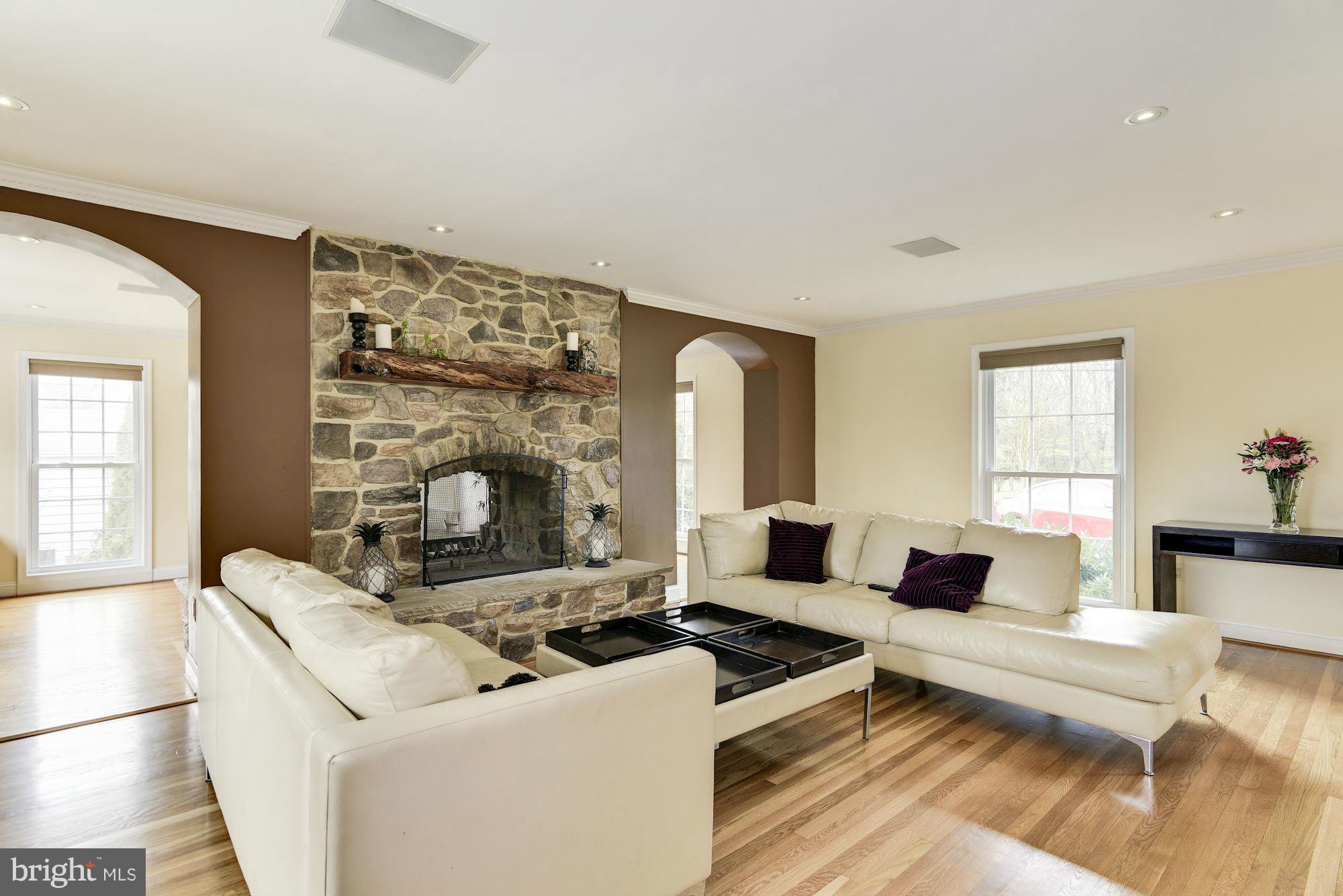 10305 Gary Road Potomac, MD 20854 - Photo 4 of 30 Great Room