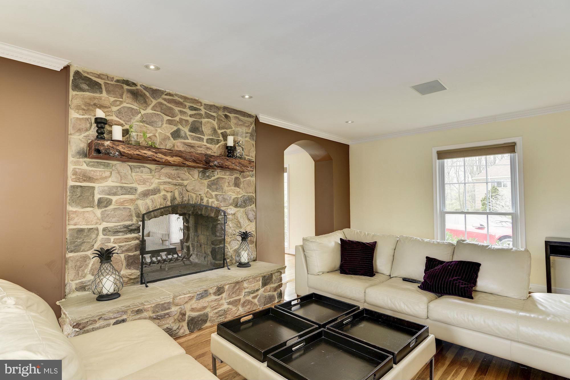 10305 Gary Road Potomac, MD 20854 - Photo 5 of 30 Great Room