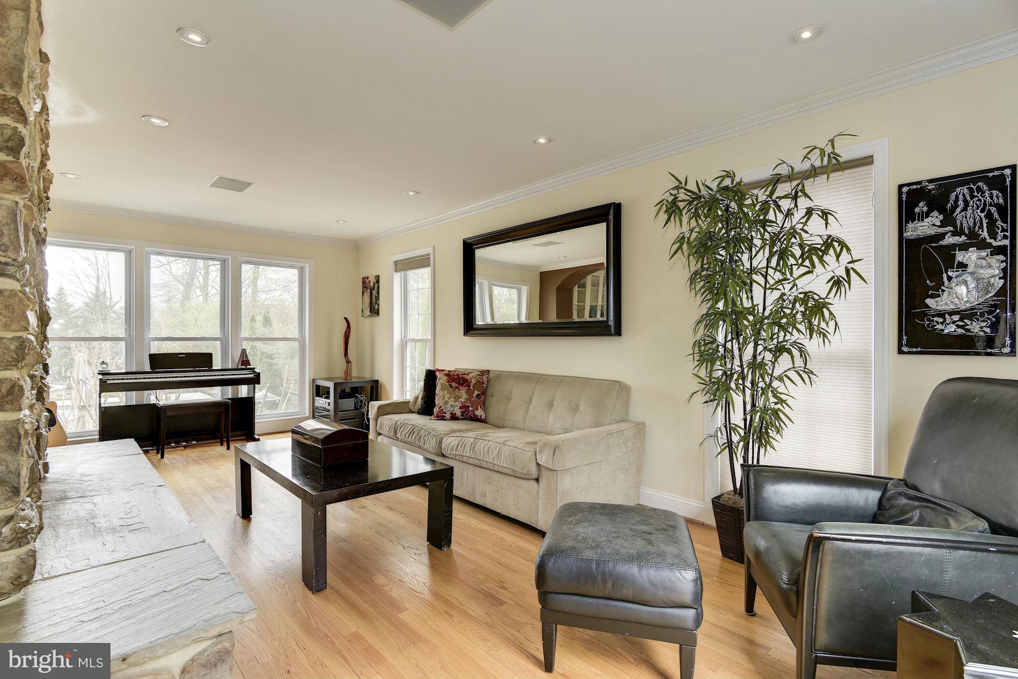 10305 Gary Road Potomac, MD 20854 - Photo 6 of 30 Great Room