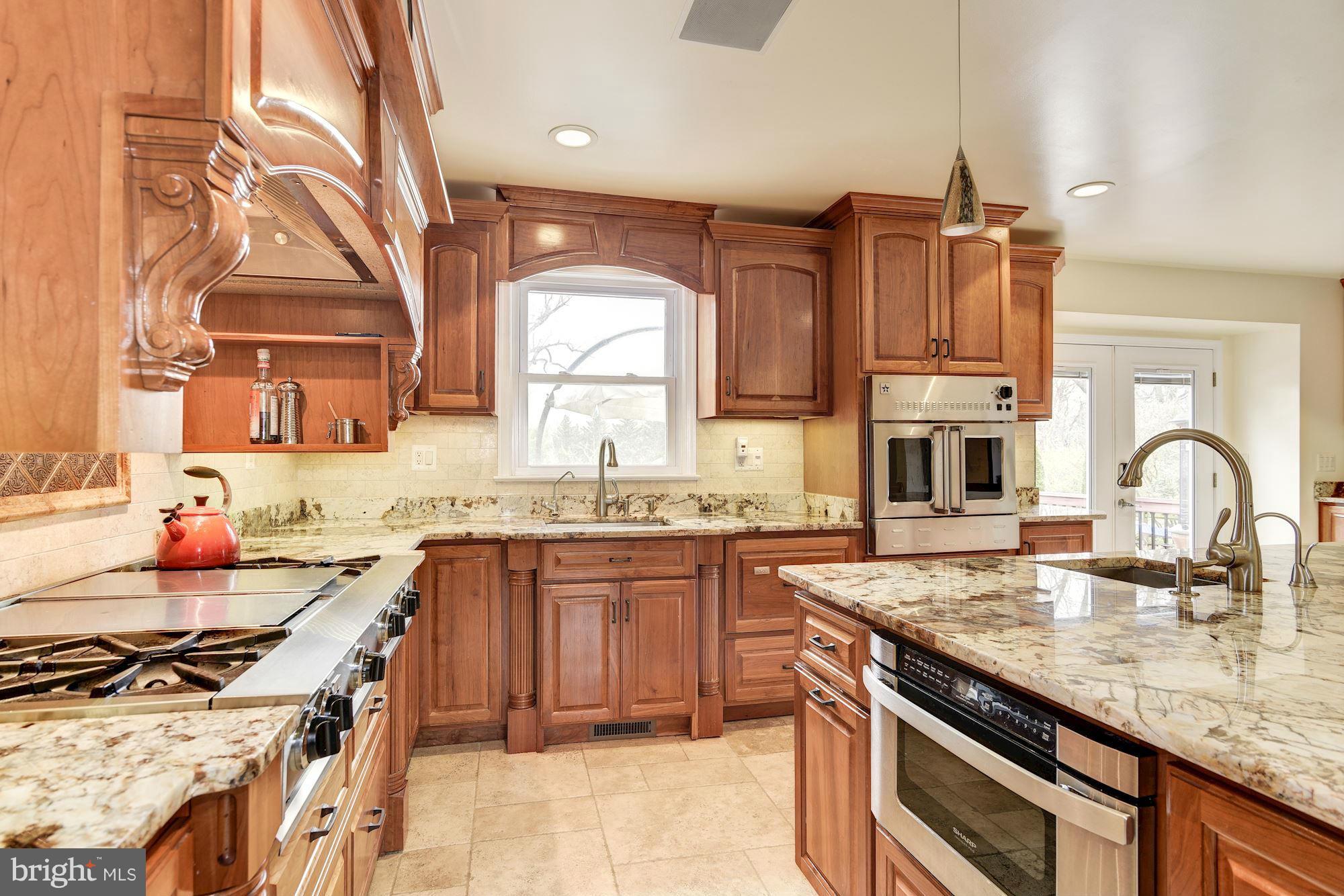 10305 Gary Road Potomac, MD 20854 - Photo 10 of 30 Kitchen