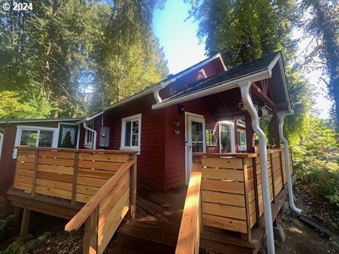 90988 Angels Flight Road Walterville, OR 97489 - Photo 2 of 34