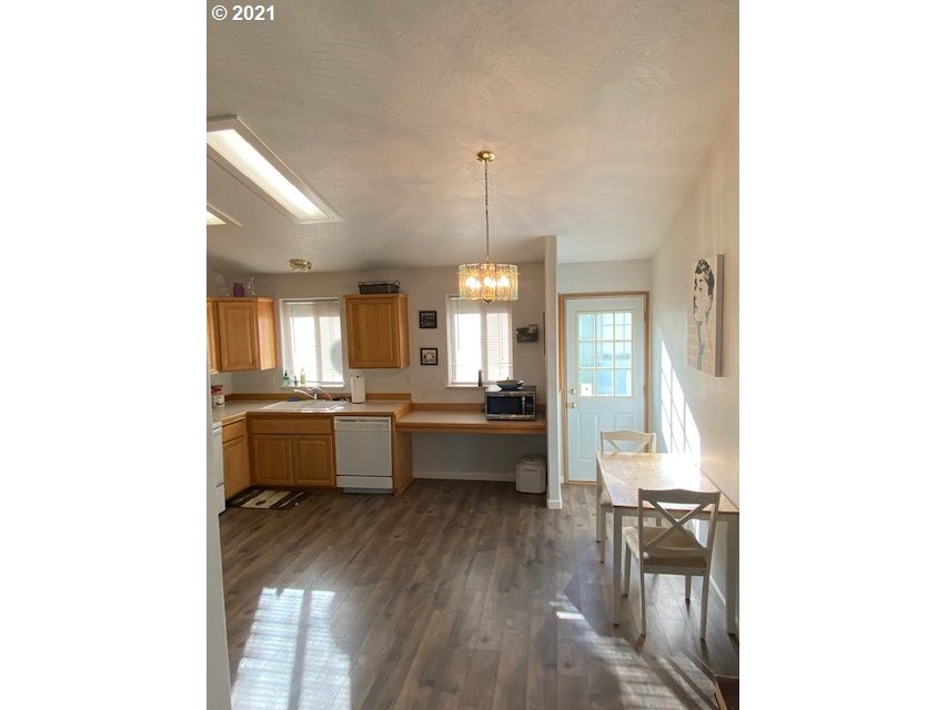 5542 E Street Springfield, OR 97478 - Photo 12 of 25