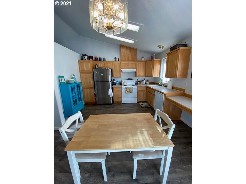 5542 E Street Springfield, OR 97478 - Photo 13 of 25
