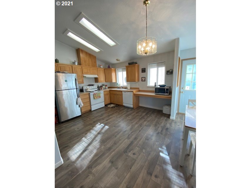 5542 E Street Springfield, OR 97478 - Photo 17 of 25