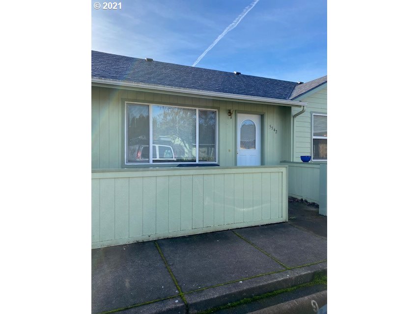 5542 E Street Springfield, OR 97478 - Photo 3 of 25