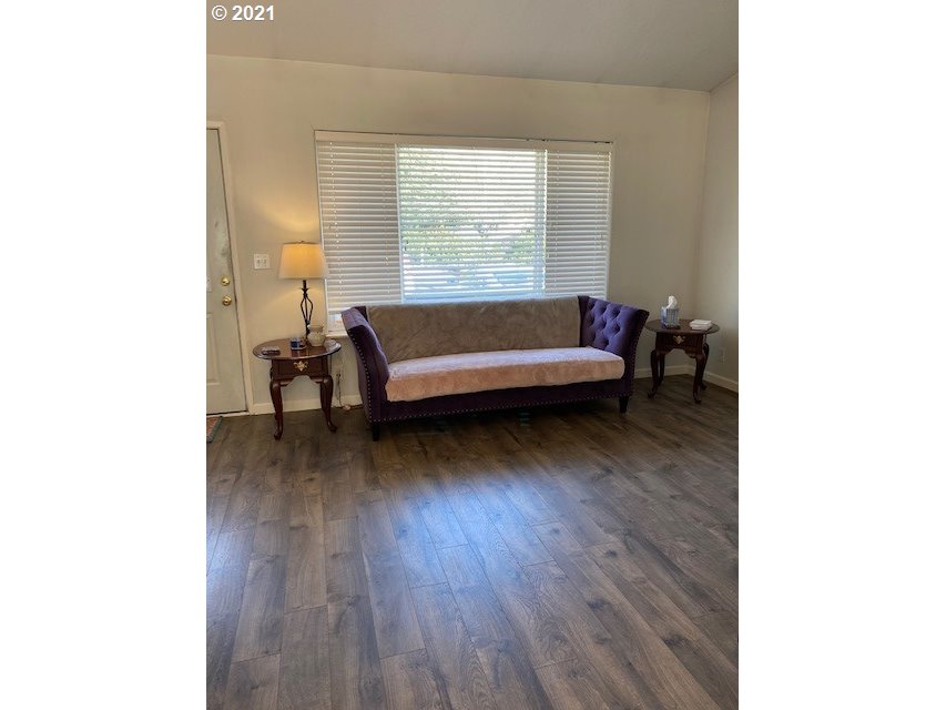 5542 E Street Springfield, OR 97478 - Photo 6 of 25