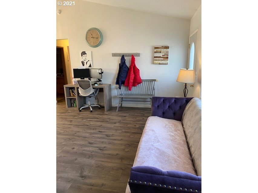 5542 E Street Springfield, OR 97478 - Photo 8 of 25