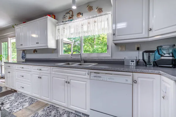 $589,000 | 1225 East Mt Faith Avenue, Fergus Falls, MN 56537