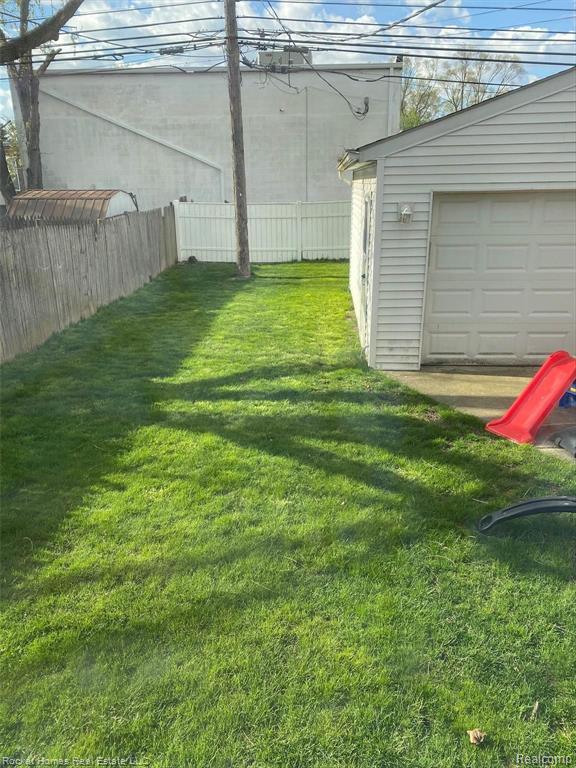 2185 Princeton Road Berkley, MI 48072 - Photo 30 of 34