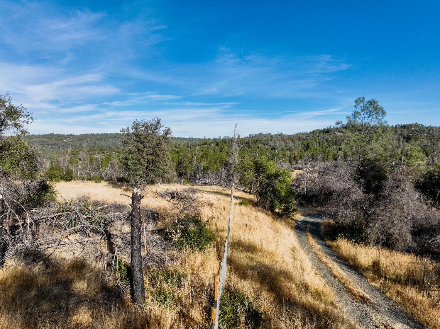 10523 Tasha Road Nevada City, CA 95959 - Photo 9 of 20 a view of mountain view with lake view