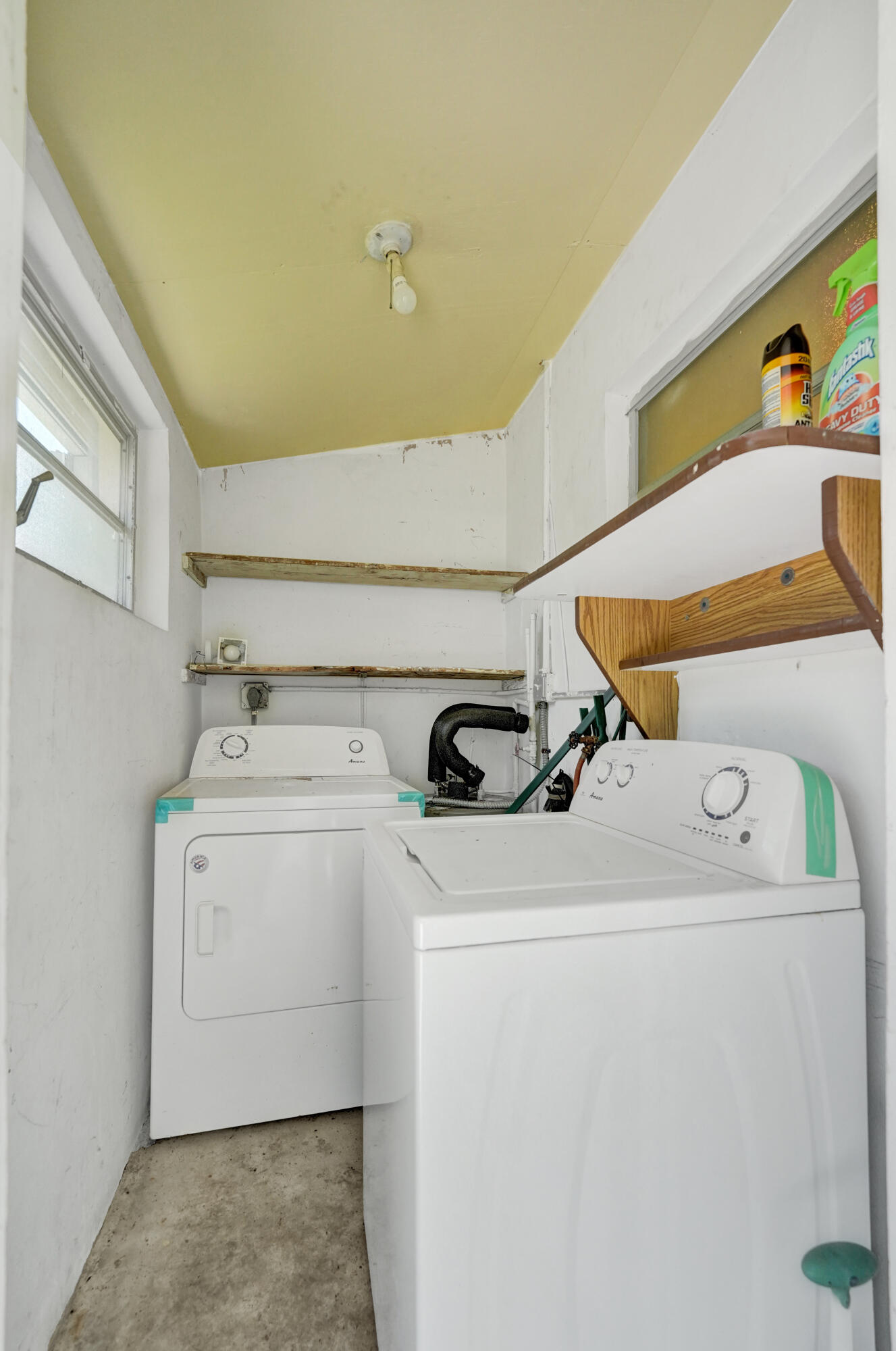 5830 Garfield Street Hollywood, FL 33021 - Photo 45 of 54 Laundry Unit 2