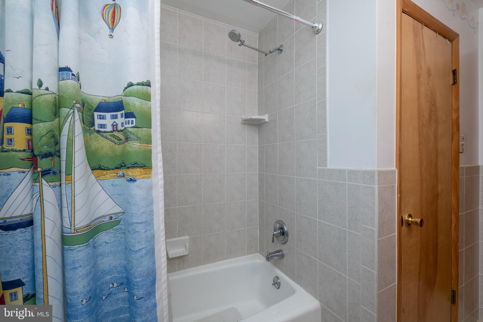 8209 Old Philadelphia Road Rosedale, MD 21237 - Photo 21 of 35 Full bath with tub/shower combo