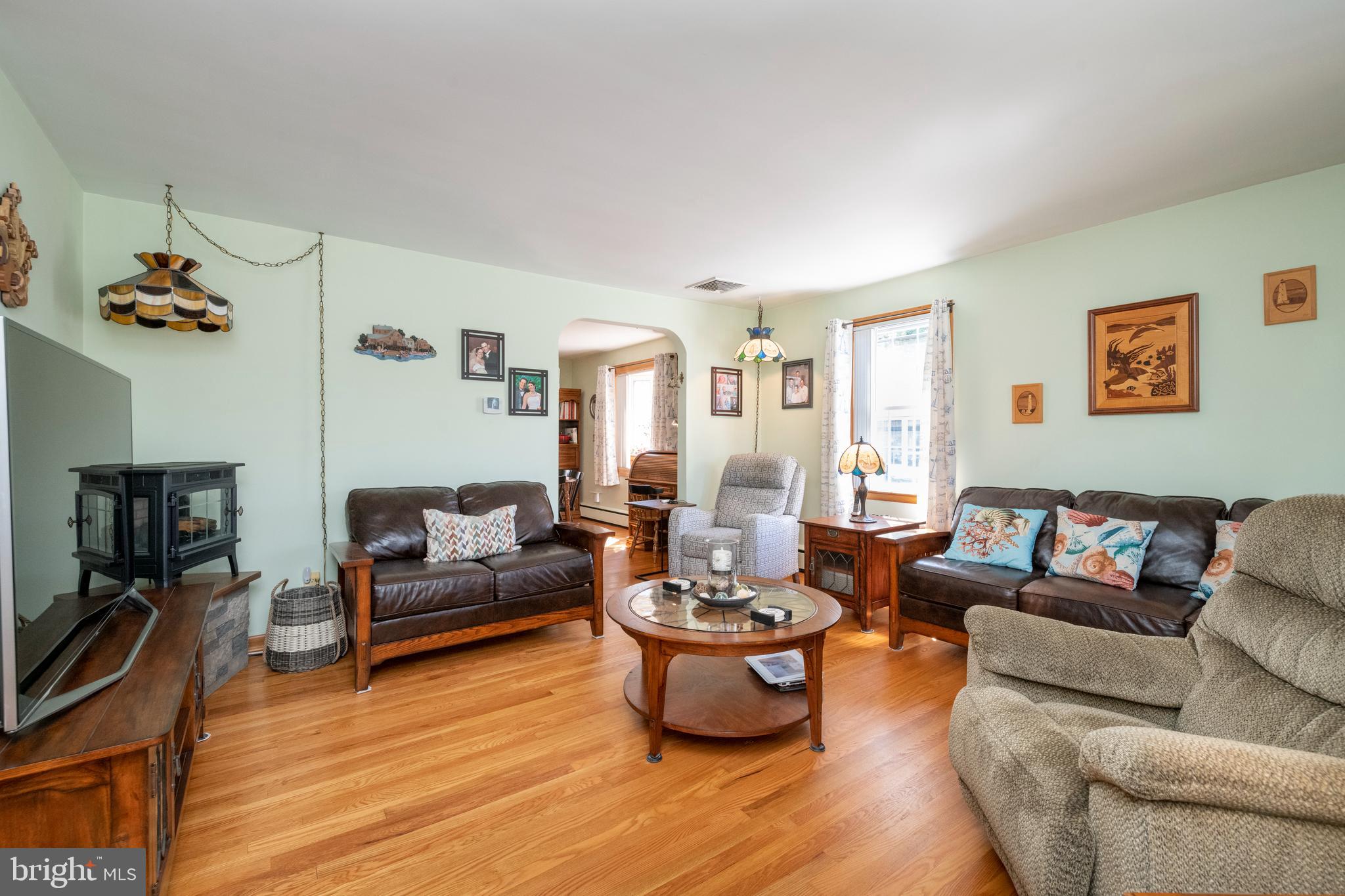 8209 Old Philadelphia Road Rosedale, MD 21237 - Photo 7 of 35 Living room