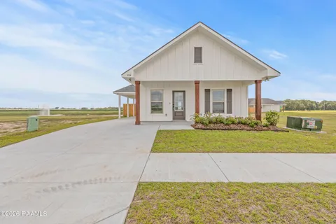 $227,999 | 404 Willow Bend, Youngsville, LA 70592