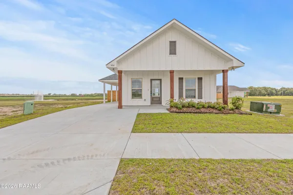 $227,999 | 404 Willow Bend, Youngsville, LA 70592