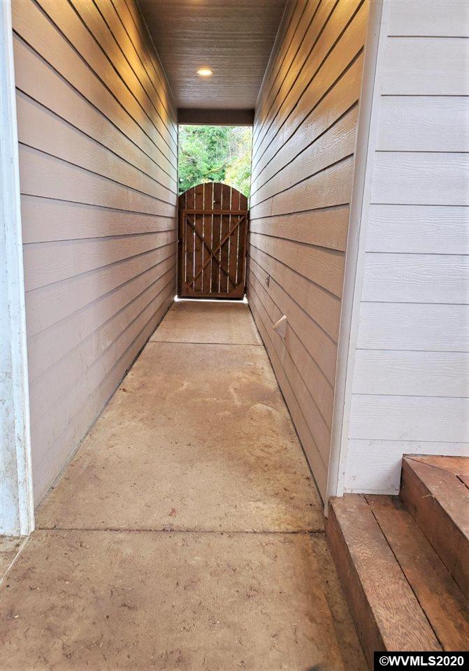 489 Southwest Cherry Street Dallas, OR 97338 - Photo 13 of 20 Gallery Image 13