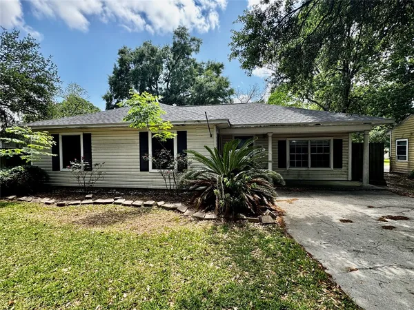 $158,250 | 4535 Clermont Avenue, Groves, TX 77619