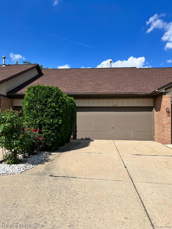396 Meadow Bridge Drive, Unit 130 Rochester, MI 48307 - Photo 4 of 26